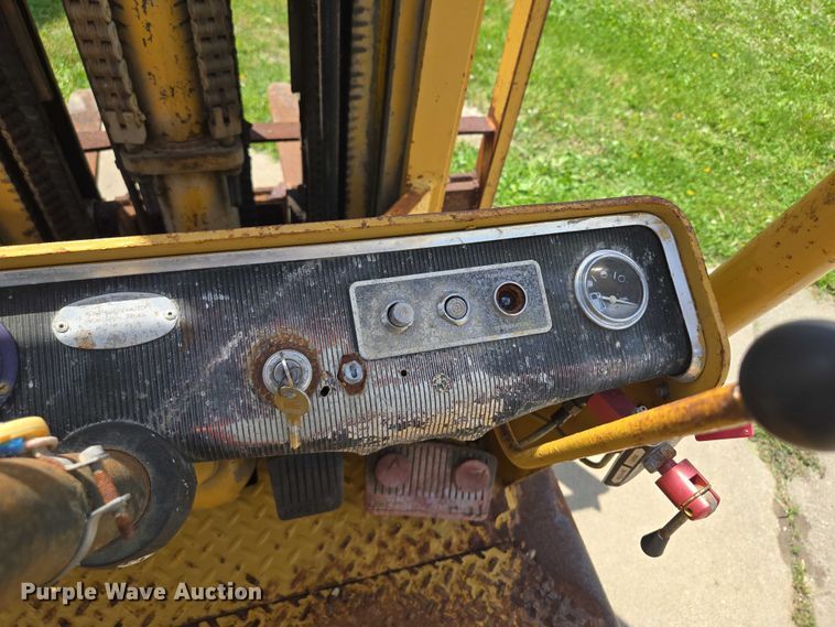 image for item EM7297 Hyster forklift