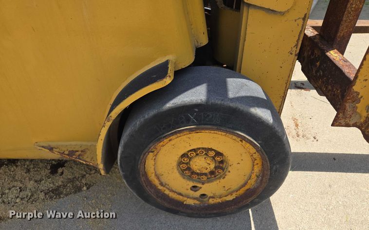 image for item EM7297 Hyster forklift