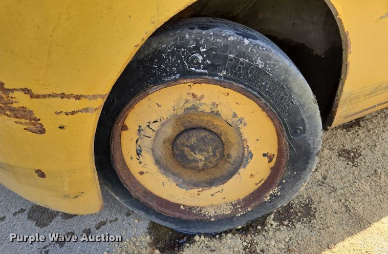 image for item EM7297 Hyster forklift