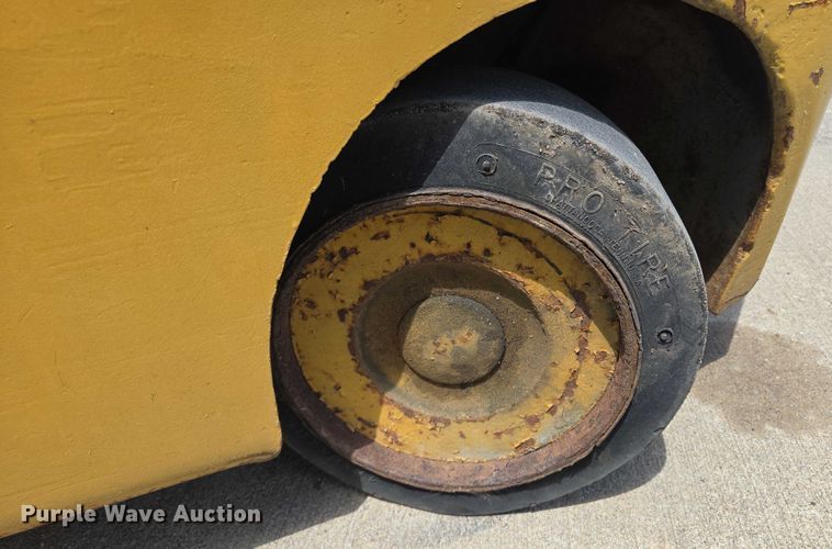 image for item EM7297 Hyster forklift