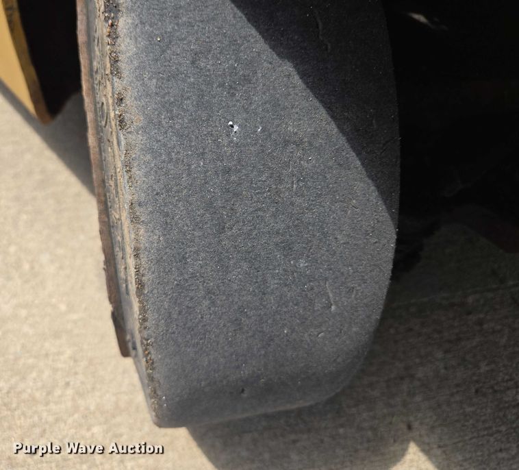 image for item EM7297 Hyster forklift