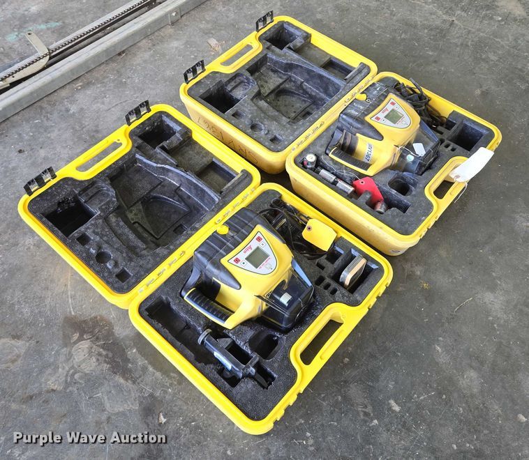 image for item EM7308 Leica (2) Leica laser transits