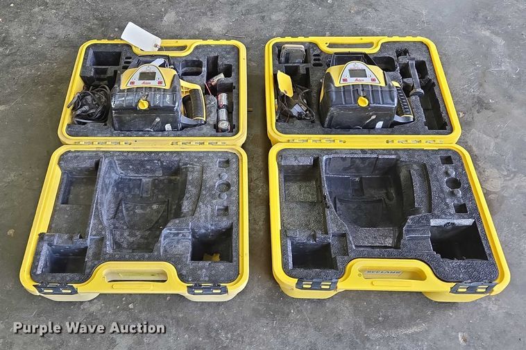 image for item EM7308 Leica (2) Leica laser transits