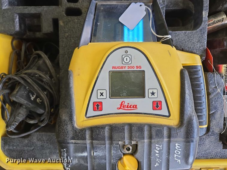 image for item EM7308 Leica (2) Leica laser transits