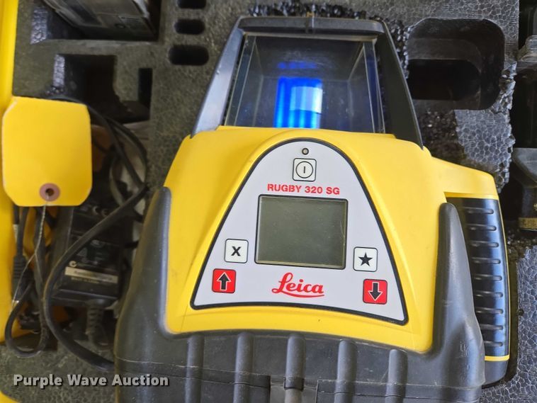 image for item EM7308 Leica (2) Leica laser transits