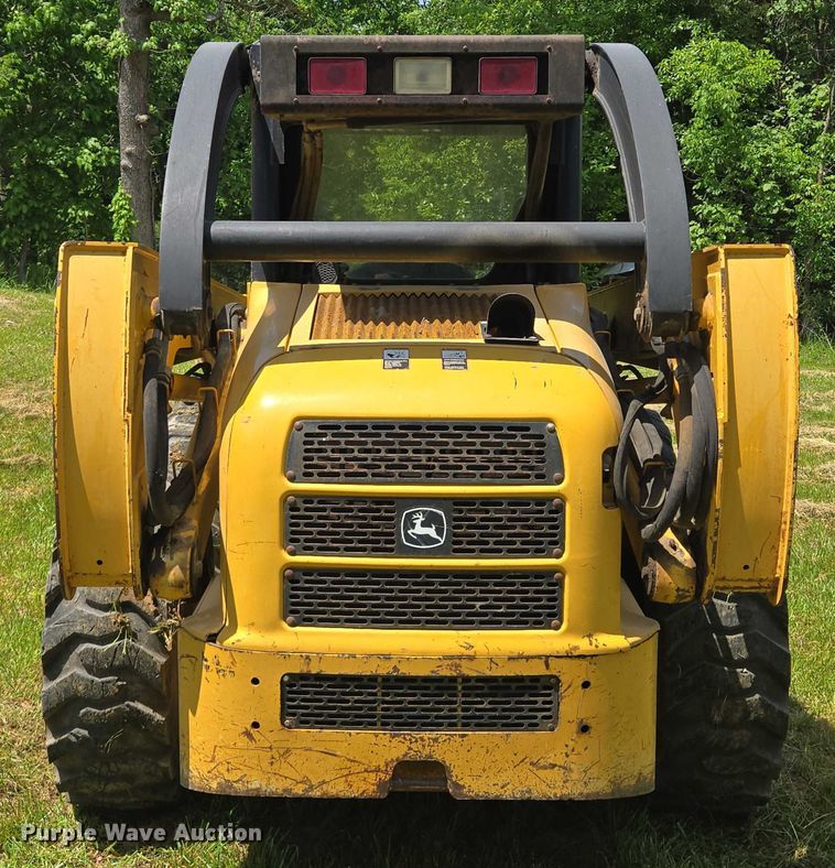image for item EM7330 2003 John Deere 270 Series II skid steer loader