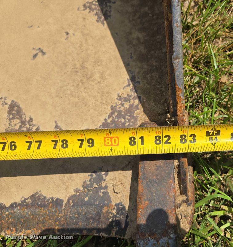 image for item EM7330 2003 John Deere 270 Series II skid steer loader