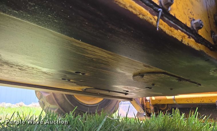 image for item EM7330 2003 John Deere 270 Series II skid steer loader