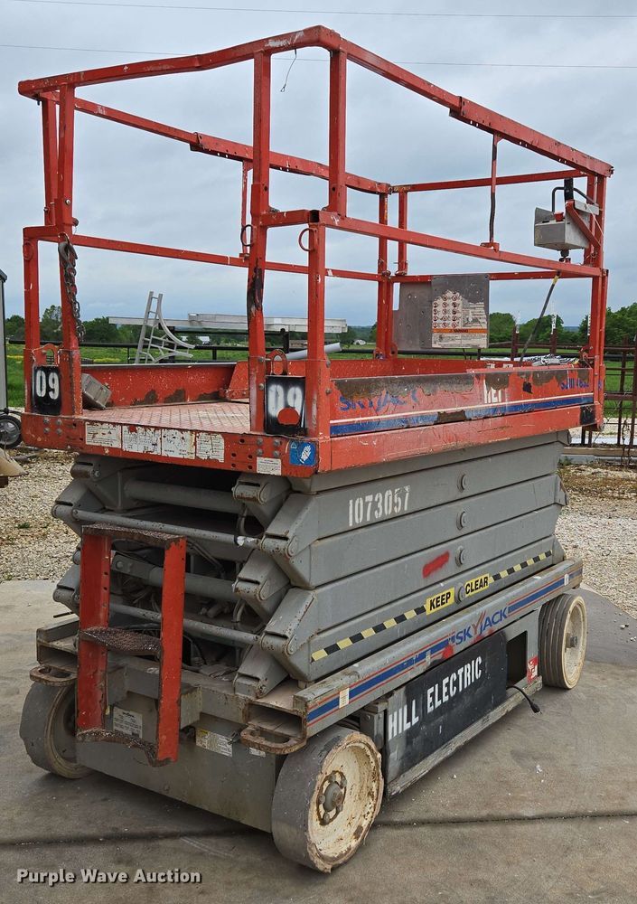image for item EN3677 2008 Skyjack SJ4632 scissor lift