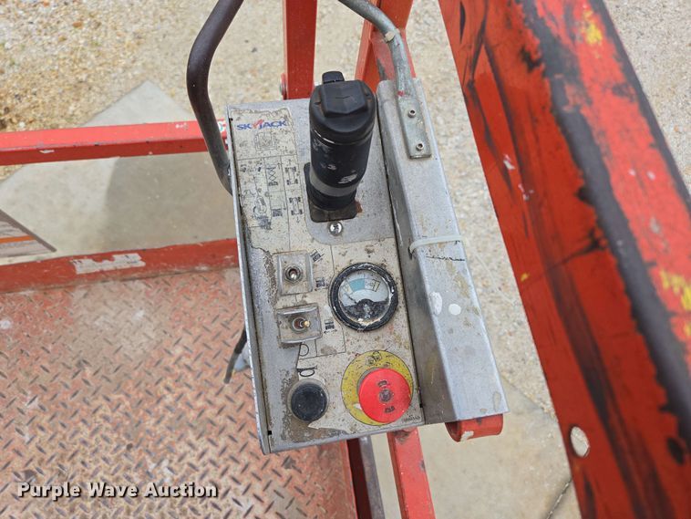 image for item EN3677 2008 Skyjack SJ4632 scissor lift