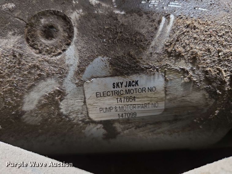 image for item EN3677 2008 Skyjack SJ4632 scissor lift