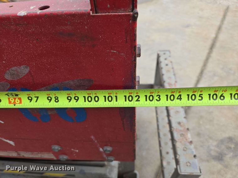 image for item EN3678 2000 MEC  1932ES scissor lift