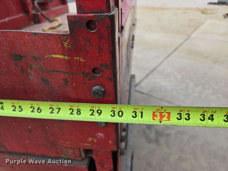 image for item EN3678 2000 MEC  1932ES scissor lift