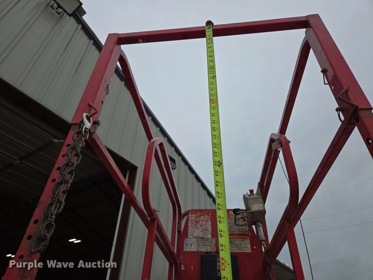 image for item EN3678 2000 MEC  1932ES scissor lift