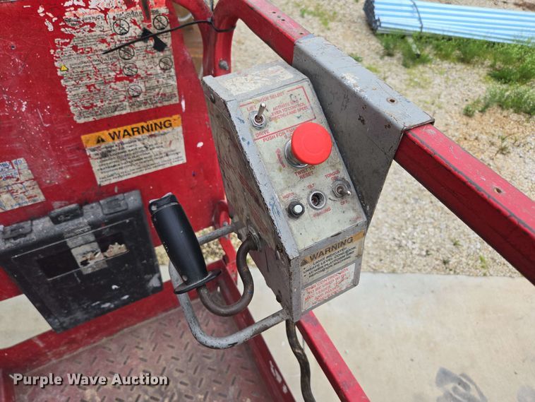 image for item EN3678 2000 MEC  1932ES scissor lift