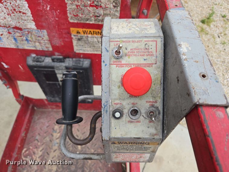 image for item EN3678 2000 MEC  1932ES scissor lift