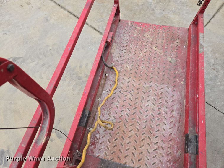 image for item EN3678 2000 MEC  1932ES scissor lift