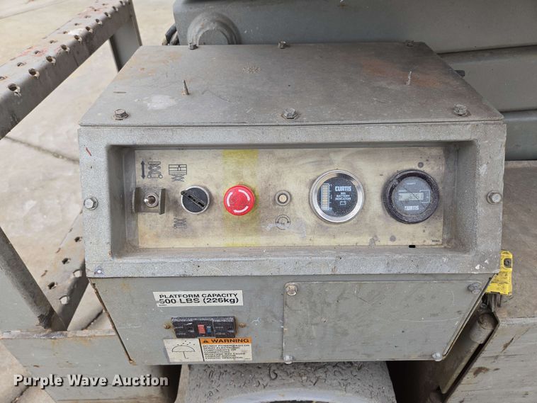 image for item EN3678 2000 MEC  1932ES scissor lift