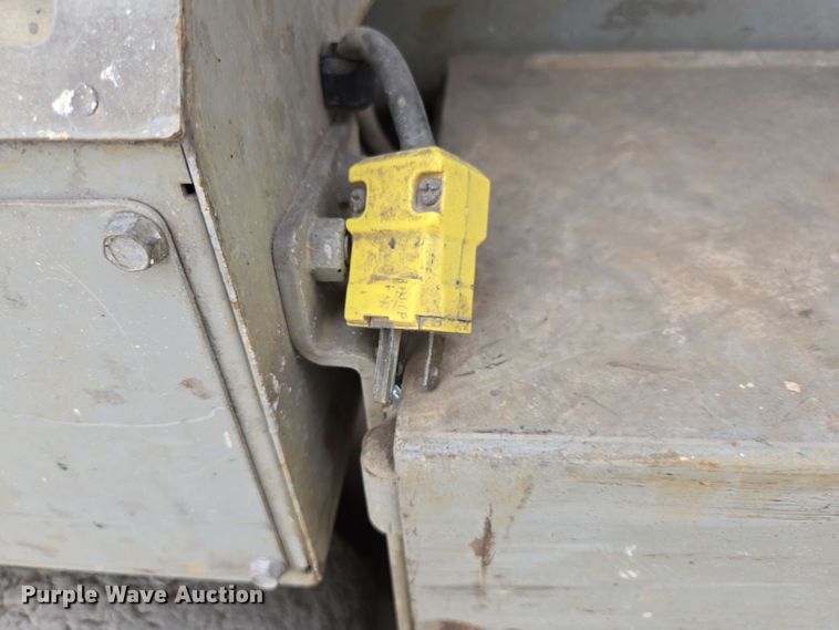 image for item EN3678 2000 MEC  1932ES scissor lift