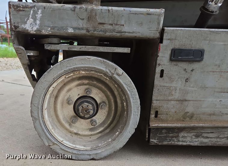 image for item EN3678 2000 MEC  1932ES scissor lift