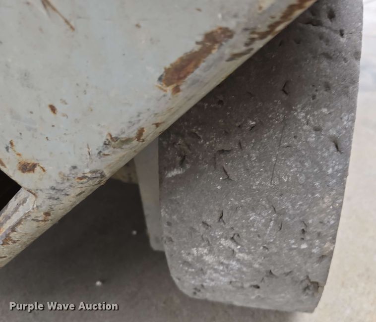 image for item EN3678 2000 MEC  1932ES scissor lift