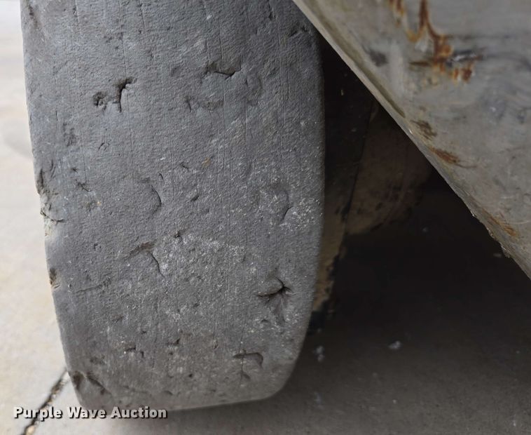 image for item EN3678 2000 MEC  1932ES scissor lift