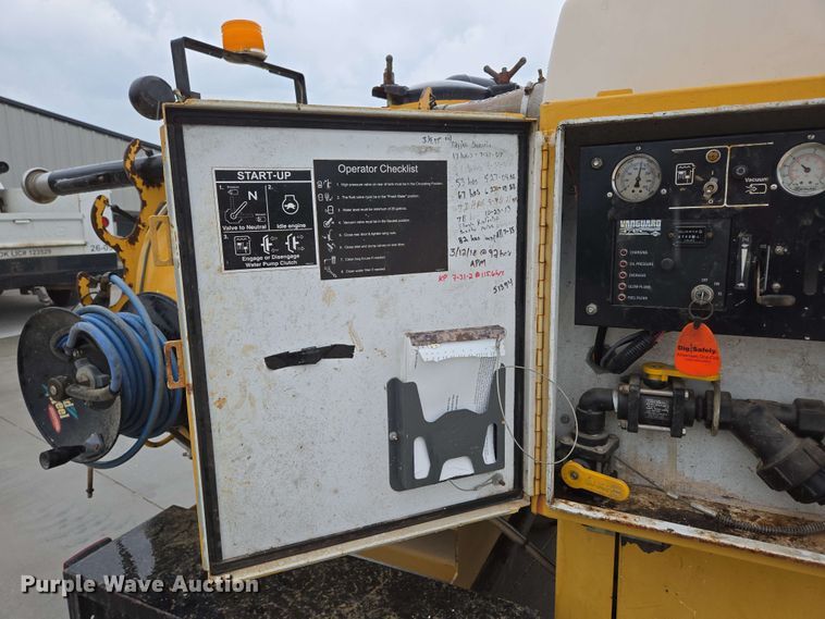 image for item EN3679 2005 Vermeer Ring-O-Matic 275 vacuum excavator