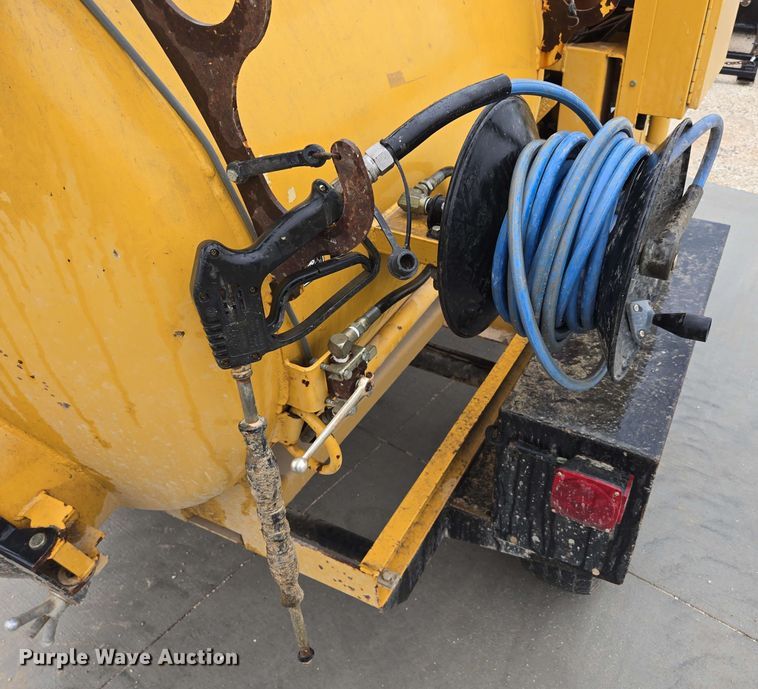 image for item EN3679 2005 Vermeer Ring-O-Matic 275 vacuum excavator