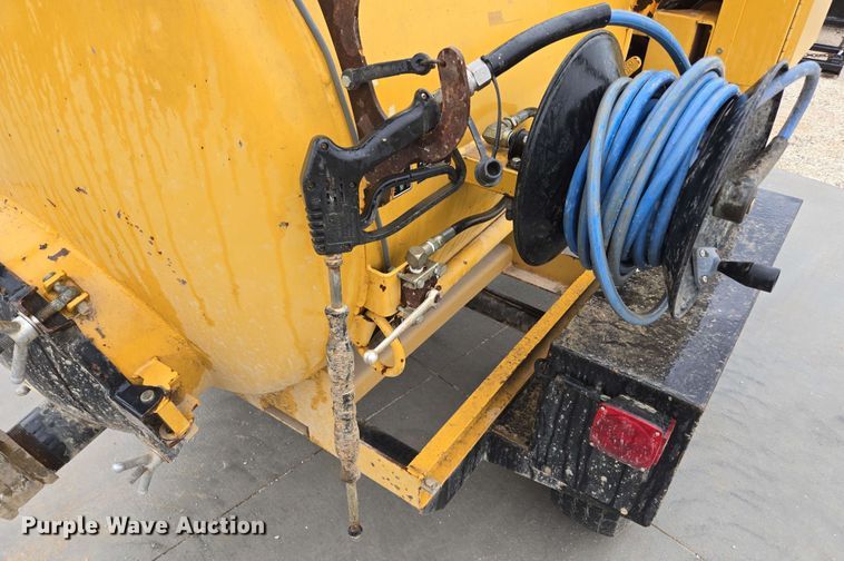 image for item EN3679 2005 Vermeer Ring-O-Matic 275 vacuum excavator