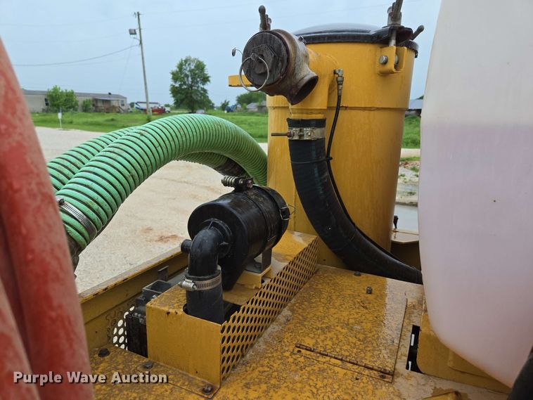 image for item EN3679 2005 Vermeer Ring-O-Matic 275 vacuum excavator