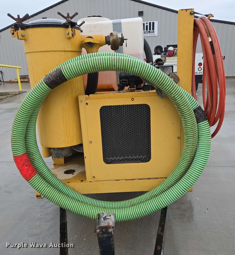 image for item EN3679 2005 Vermeer Ring-O-Matic 275 vacuum excavator