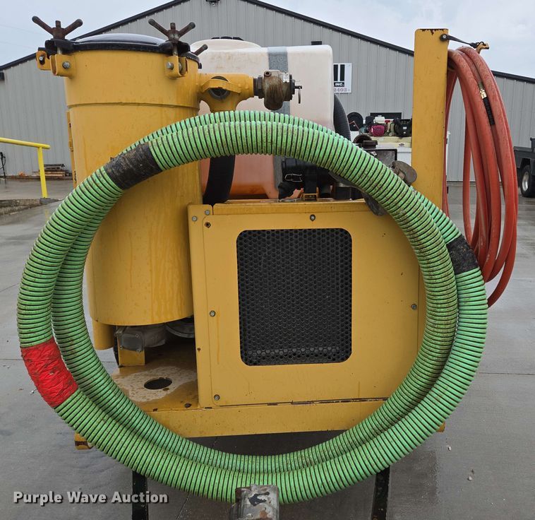 image for item EN3679 2005 Vermeer Ring-O-Matic 275 vacuum excavator