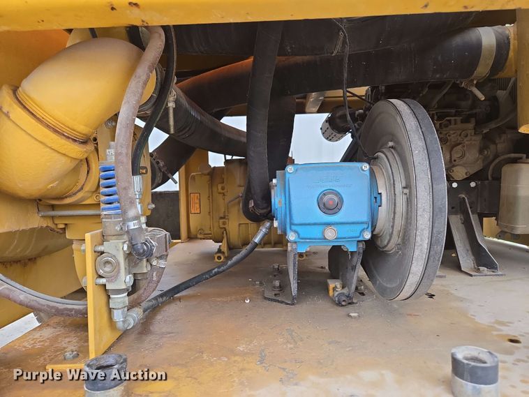 image for item EN3679 2005 Vermeer Ring-O-Matic 275 vacuum excavator