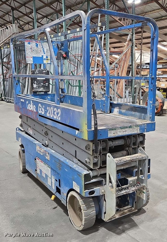 image for item EN3680 Genie GS-2032 scissor lift