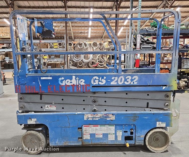 image for item EN3680 Genie GS-2032 scissor lift