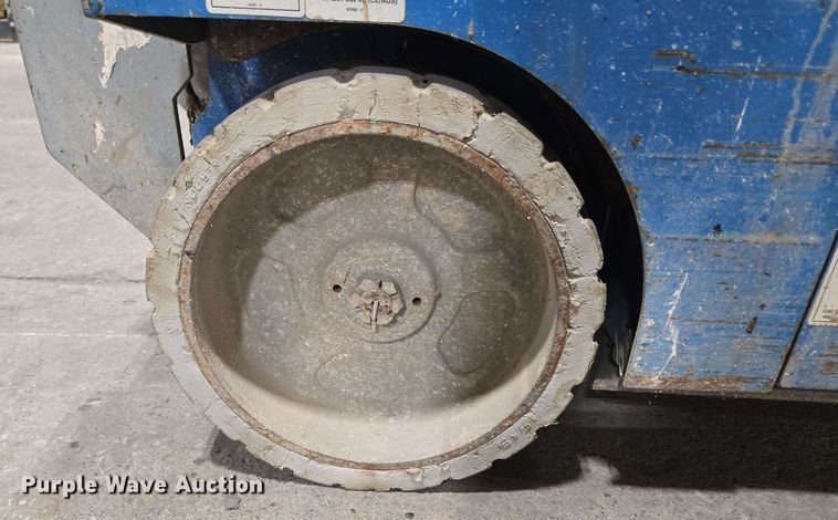 image for item EN3680 Genie GS-2032 scissor lift