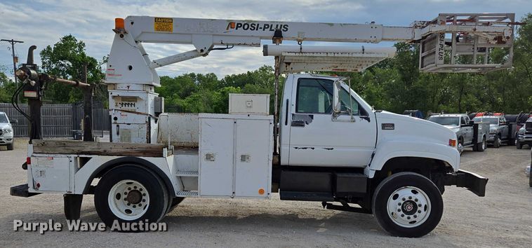 image for item EN3714 2001 GMC C6500 bucket truck