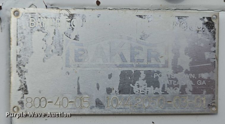 image for item EN3714 2001 GMC C6500 bucket truck