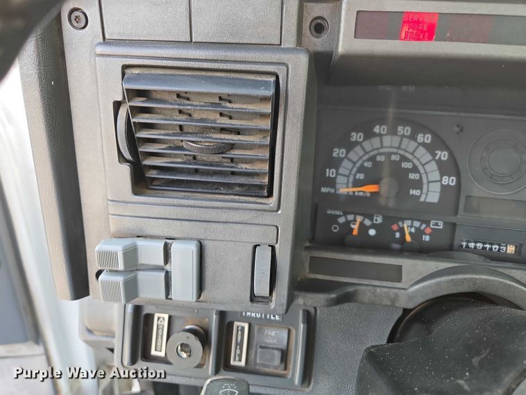 image for item EN3714 2001 GMC C6500 bucket truck