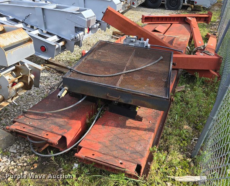 image for item EN3715 Ansi Automotive lift 