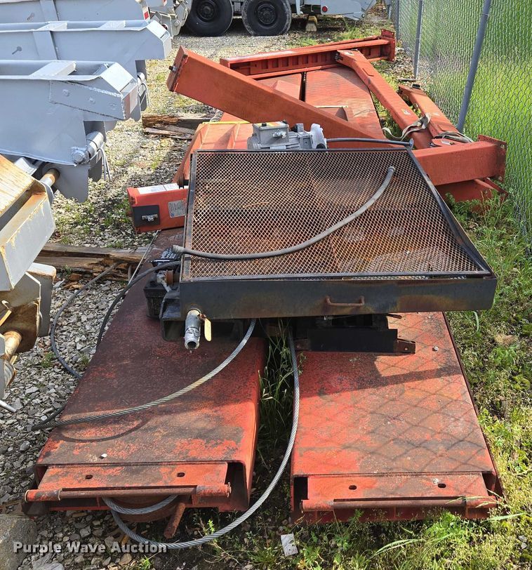 image for item EN3715 Ansi Automotive lift 