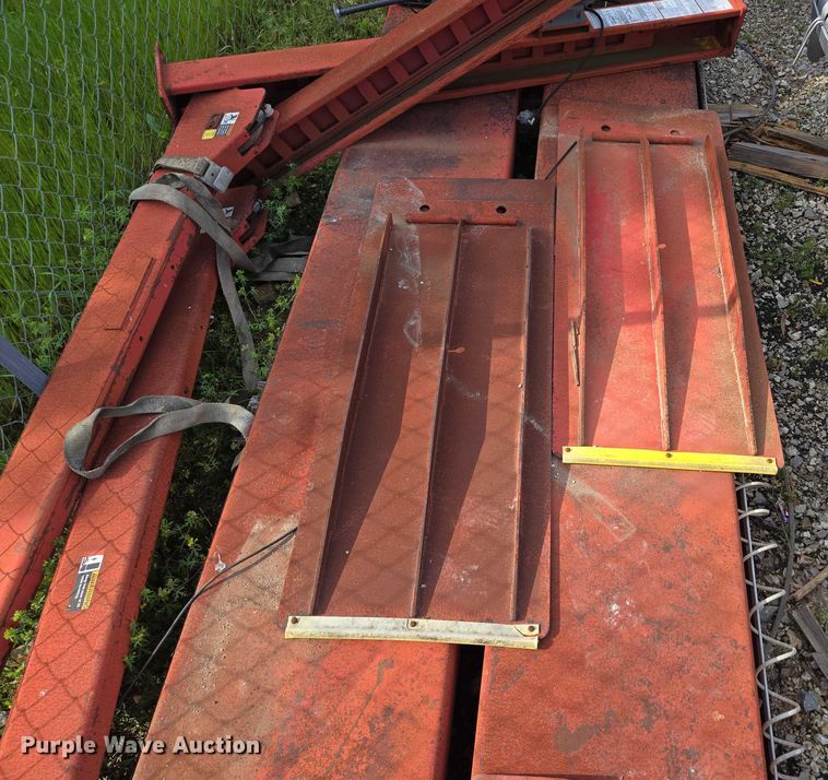 image for item EN3715 Ansi Automotive lift 