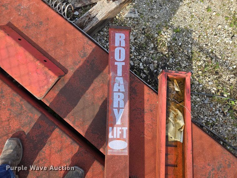 image for item EN3715 Ansi Automotive lift 