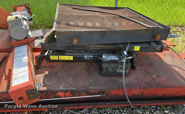 image for item EN3715 Ansi Automotive lift 