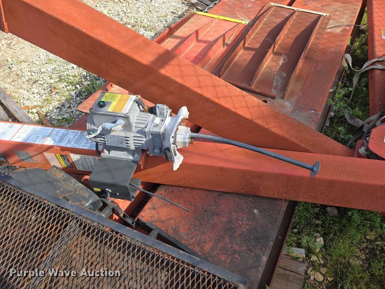 image for item EN3715 Ansi Automotive lift 