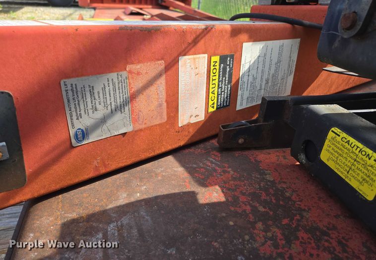 image for item EN3715 Ansi Automotive lift 