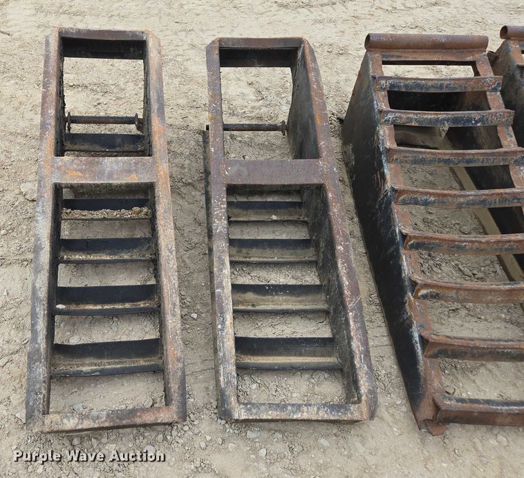 image for item EN3717 (8) steel trailer ramps
