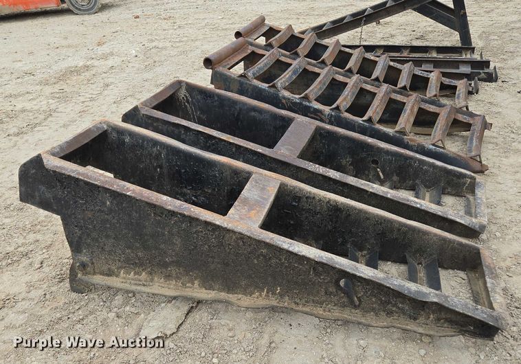 image for item EN3717 (8) steel trailer ramps