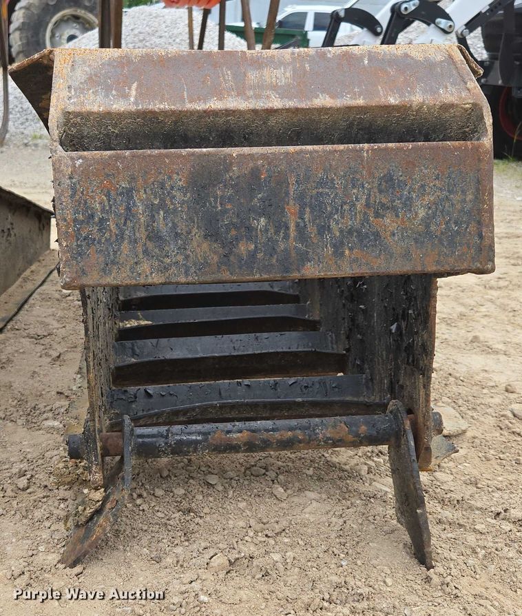 image for item EN3717 (8) steel trailer ramps