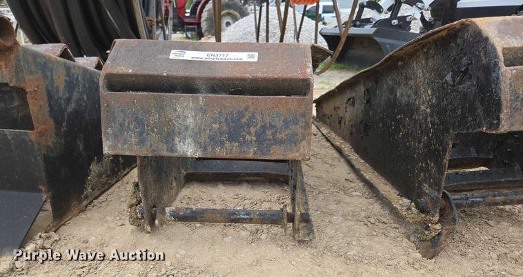 image for item EN3717 (8) steel trailer ramps